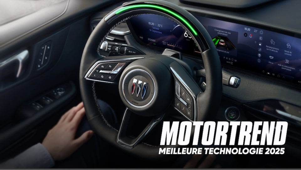 Volant et écran Buick en vedette aux prix MotorTrend 2025.