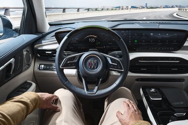 Volant et écran Buick en vedette aux prix MotorTrend 2025.