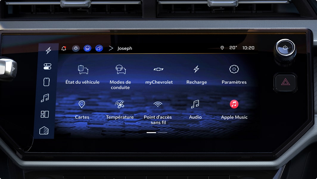 L’application Apple Music est affichée sur l’écran du système d’infodivertissement d’un véhicule GM abonné à OnStar.