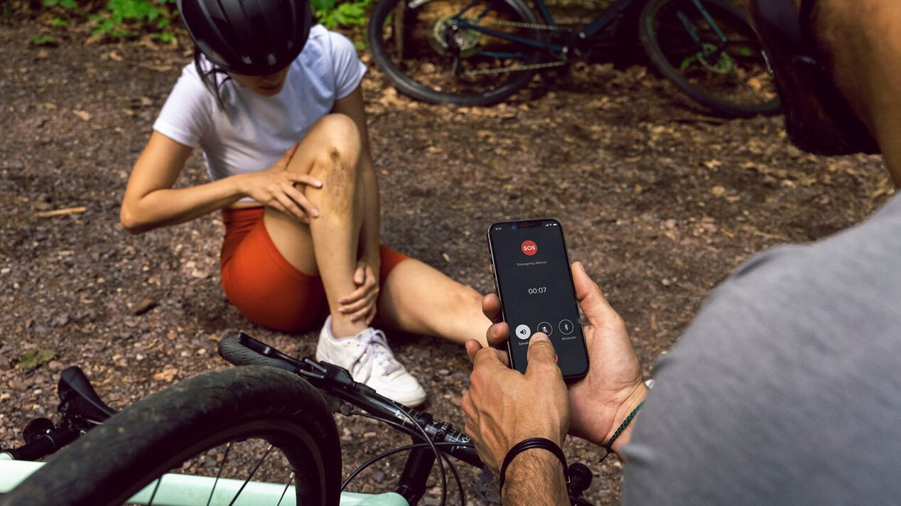 A person calling OnStar to ask help for an injured person.